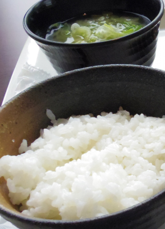 ご飯・味噌汁